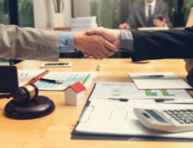 Les avantages des fusions pour les cabinets de courtage face aux nouveaux défis du marché